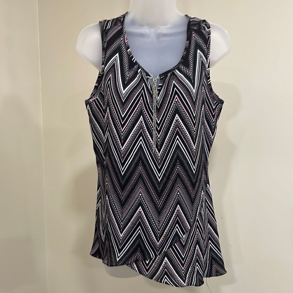 NWOT New Directions Chevron Striped blouse. Size M medium 8/10